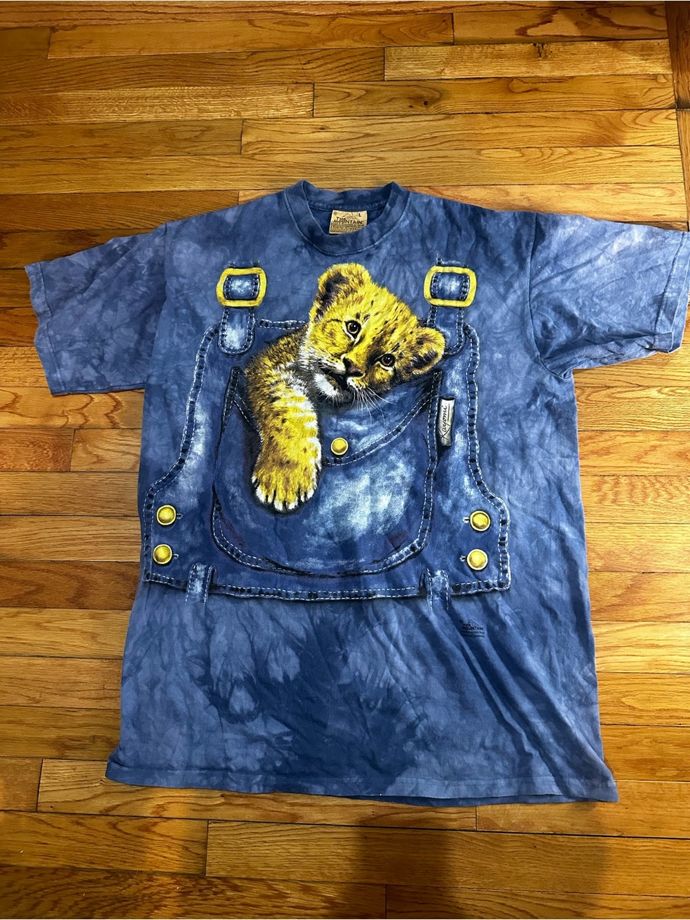 Vintage Y2K The Mountain Blue Tie Dye Overall Tiger Cub Graphic Tee Large